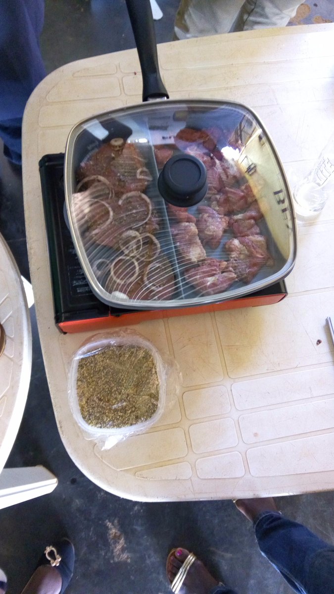 annette_bibz's tweet photo. Mark Kaheru took 15minutes to cook beef with the #amazingpan.. The Result: a delicious mix of goldenbrown pieces.@madpetergrown @jamesonen https://t.co/DPfsazcKMa