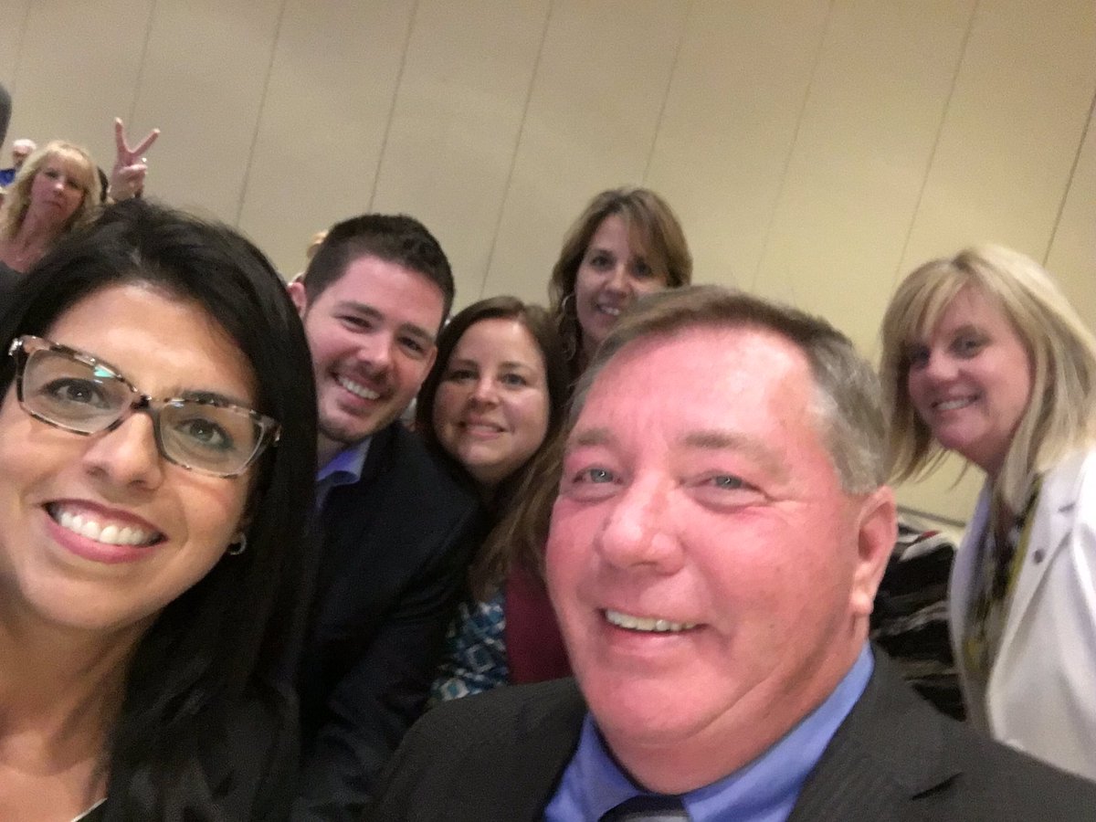 ann_diab's tweet photo. Team #BMO #WindsorEssex in Town Hall session. #OneBank #SWODROCKS TY @BarkerMerz @davidj_blyth @JimInglis5 @remodipaolo1 @jmallen24 &amp; co. https://t.co/mKQzIHag6u