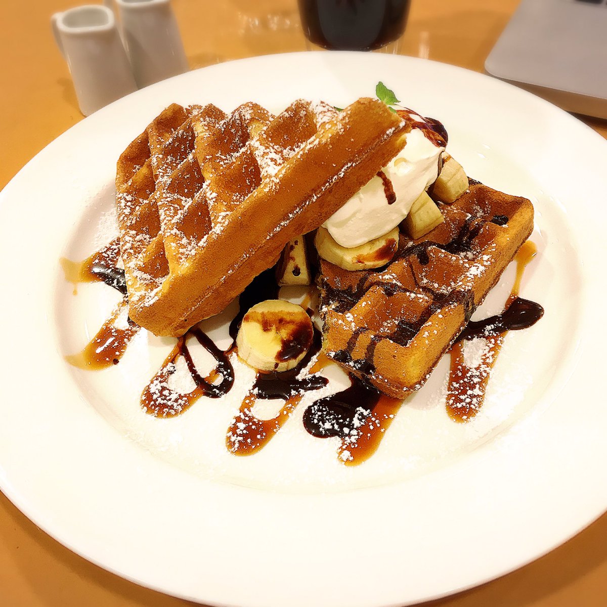 Shingo 浜松駅すぐ横にある 遠鉄百貨店8階にある カフェプラス さん T Co Gf8byxgt2m ワッフルは5種類あって 今回は王道のチョコバナナワッフルをチョイス ワッフル自体がサクフワで美味しくて 何もつけずに1枚平らげました 浜松最高