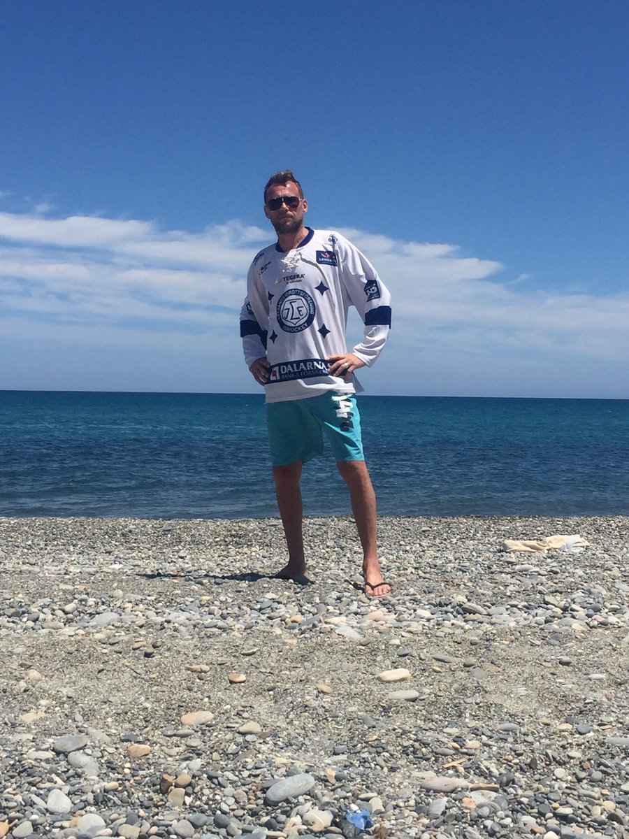 johansen_peter's tweet photo. Hälsningar från Kreta. Ping: @leksands_if #LTJD #semesterchef https://t.co/tM81qzXRCt