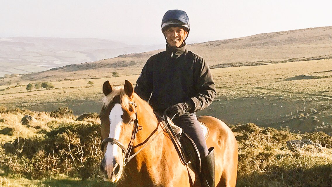 CricketyDevon's tweet photo. Why I live on Dartmoor https://t.co/zBFSpUwTBB