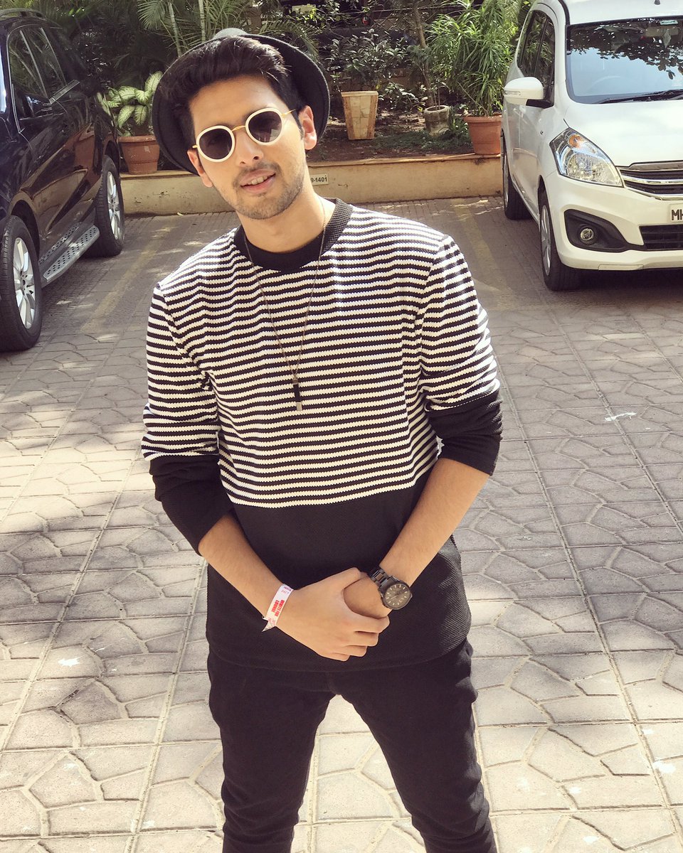 ARMAAN ✦ tweet media