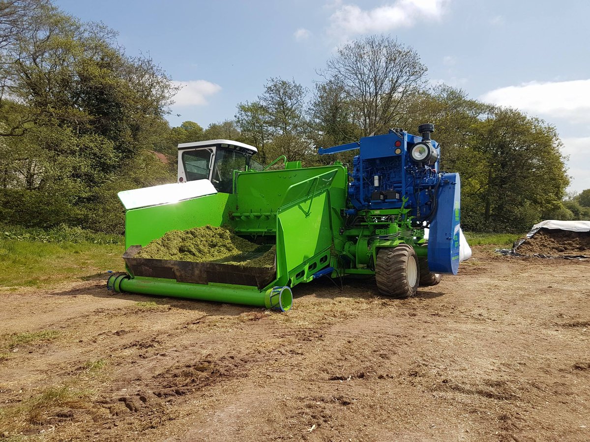 AgbagUK's tweet photo. After a full recondition over winter our new 12ft bagger has done its 1st bag of the season &amp; all went smoothly👍 https://t.co/mWRgE1pQON https://t.co/dUe0rMAbQ3