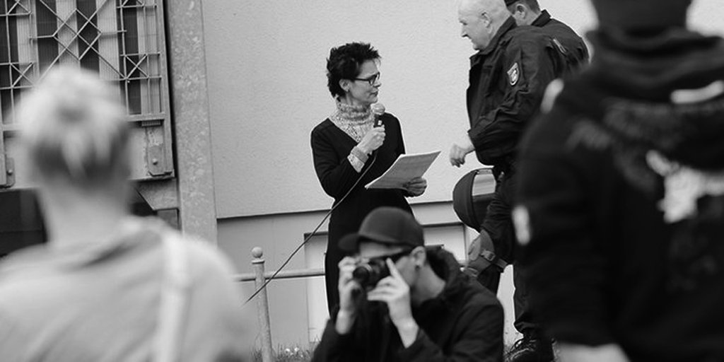 Lehrerin nach Nazi-Demo in #Boizenburg suspendiert - bit.ly/2q5gkC4 - #NoNazisMV #NoNazisHH #NoNazisSH #NoNazisNDS