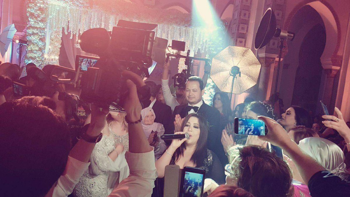 YosraMahFans's tweet photo. #سيدة_الطرب #يسرا_محنوش #زفاف #الاعلامي_الكبير #سمير_الوافي #تونس
#YosraMahnouch #Wedding #SamirElWafi #Tunisia https://t.co/E1idAeqx1h