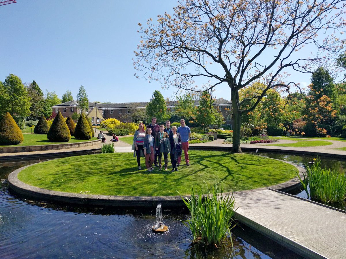 Today we're practicing #mindfulness for #MentalHealthAwarnessWeek &amp; visited the beautiful  <a href="/UniofNottingham/">Uni of Nottingham #WeAreUoN</a> secret garden 🌳🌹☀️