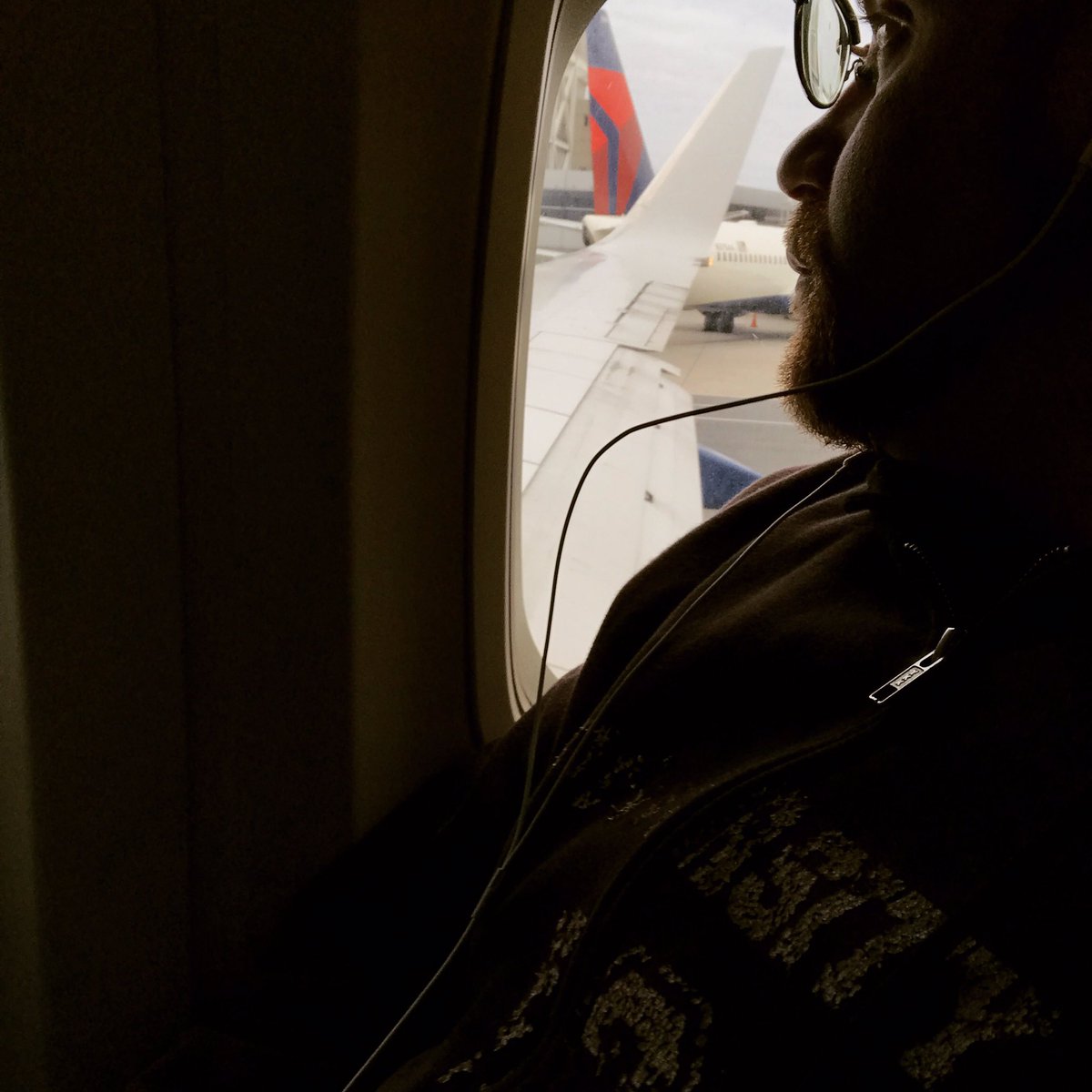 DeadairDennis's tweet photo. Last to board the plane. #charmcitycomedyfestival #charmcitycomedyproject https://t.co/WAv95EK0Y3