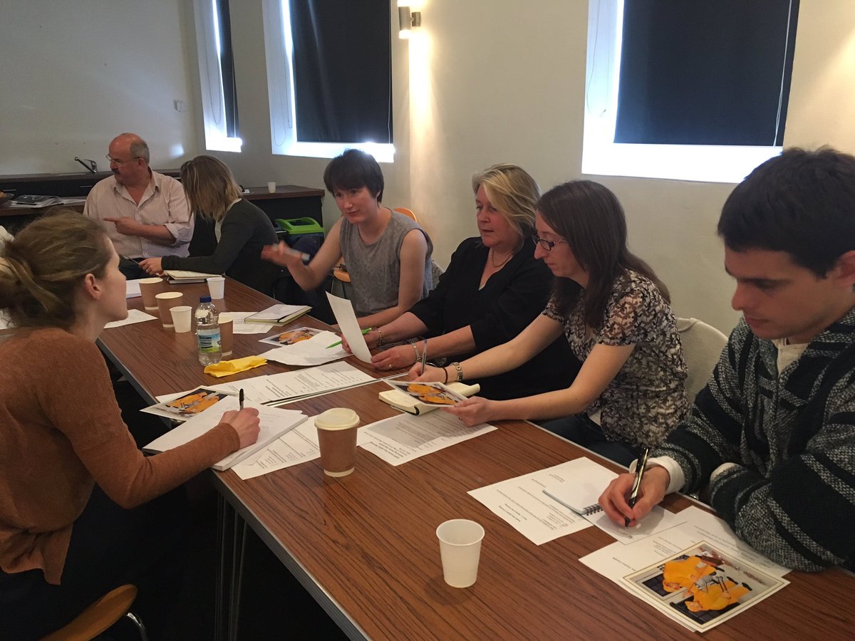 DASH_ARTS's tweet photo. #audiodescriptiontraining how do we describe a picture? https://t.co/v7X2UlUC21