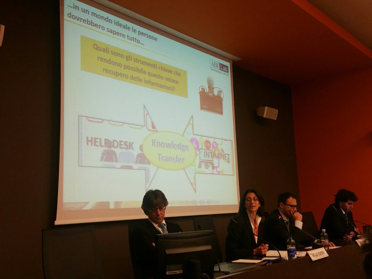ABI_Lab's tweet photo. #wsKnowledge intervento @SilviaAtta e Mazzapioda #ABILab #change: l'assistenza ai colleghi come componente del #cambiamento! https://t.co/5YS4DtVcoO