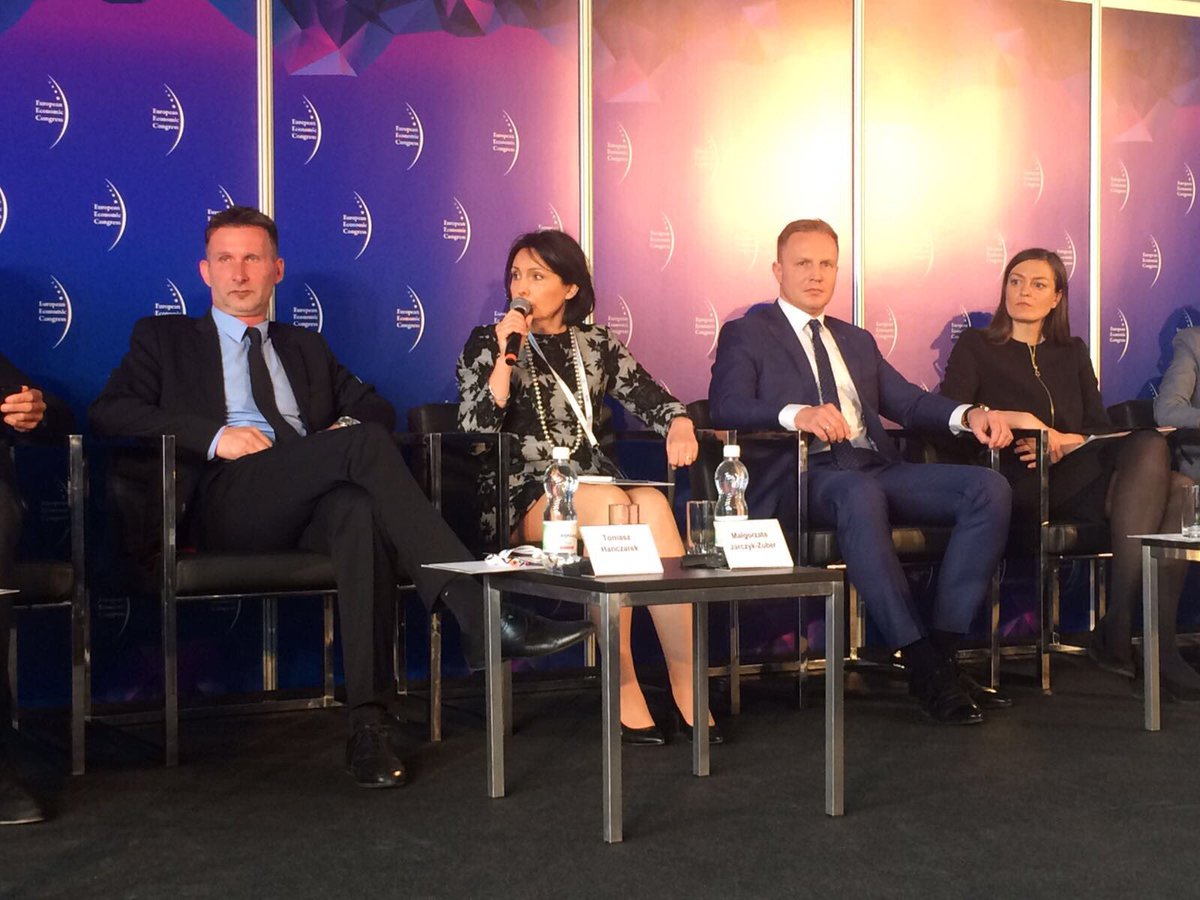 EwaSzerszen's tweet photo. ING i start-up'y. W dyskusji o nowej kulturze w biznesie na #EKG2017 bierze udział Małgorzata Jarczyk-Zuber. https://t.co/V09jrepTdK
