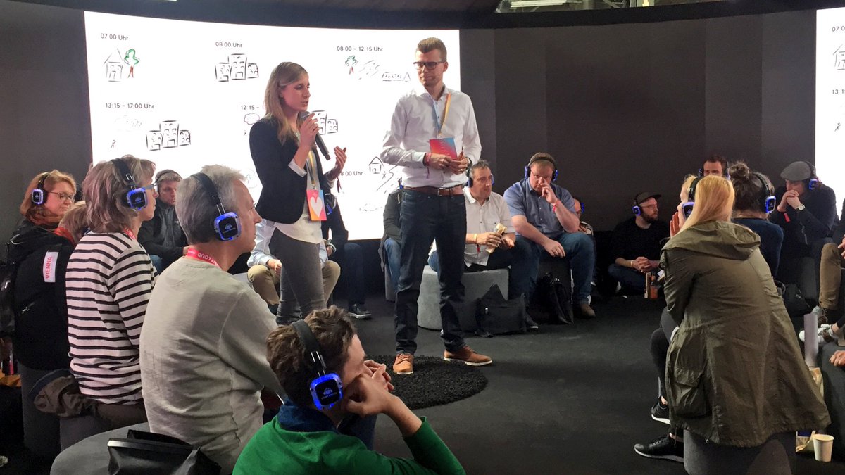 1886Ventures's tweet photo. Befinden wir uns auf dem Weg zu einer globalen Flotte? Besucht die Session von @mbcs2016 bei uns. #rp17 #mbdigital https://t.co/DRRtXtr81b