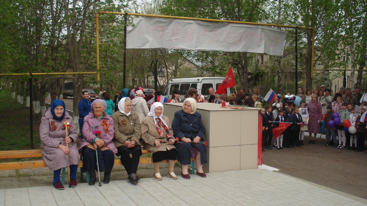 09.05.2017г. в МО "Зеленорощинском сельском поселении" состоялся митинг посвещенный 72 - Годовщине Победы!