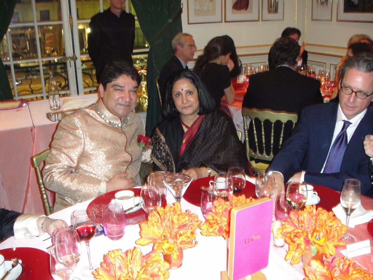 UmangHutheesing's tweet photo. #yslfoundation #galadinner https://t.co/IFc1y2Mc0A
