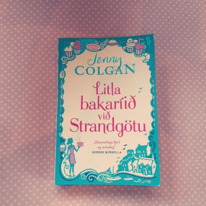 Angusturaforlag's tweet photo. Gamangaman! Litla bakaríið í 3. sæti á metsölulista Eymundsson þessa vikuna! #sumar #sumarfrí #sumarfrí2017 #jennycolgan #angústúraforlag https://t.co/54rUzEMcZO