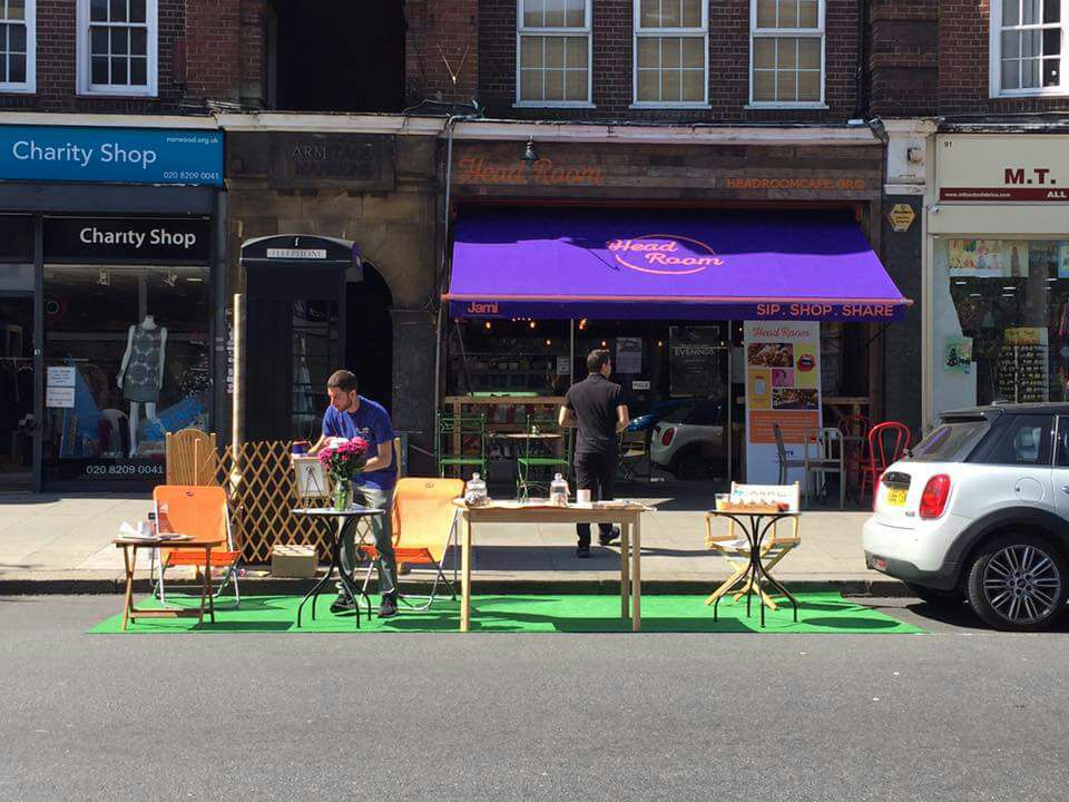 rackind's tweet photo. We've taken our vision of #mentalhealth on the high street one step further!! #MHAW2017  @JamiPeople @headroomcafe @HeadOnUK https://t.co/U1b59Lt7ON