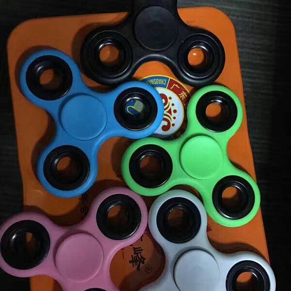 CircleStore1's tweet image. لعبة #سبنر بسعر 20 ريال فقط 
للتواصل : 0507589983

#العواميه
#احذف_قنوات_ام_بي_سي_قبل_رمضان
#زوج_يصالح_زوجته_بالمدرسه
#الاختبارات_النهاييه