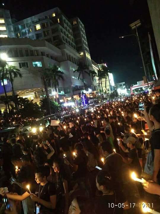 Alfons_Sumual's tweet photo. Dukungan Doa dan Pemasangan Lilin untuk AHOK dari MANADO untuk Indonesia. #SaveAhok #AhokDjarot #AhokPresidenRIke8 https://t.co/uv6w8gZsxP