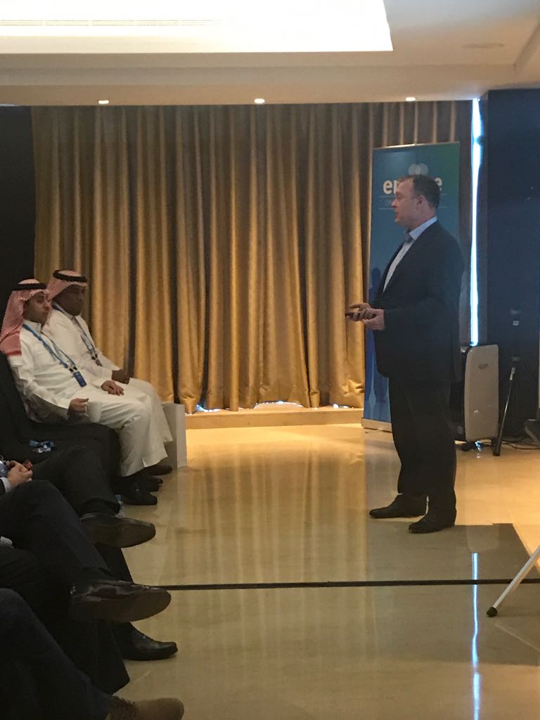 Steve Bell presenting his keynote session at Engage on the Road Dubai #engageOTR