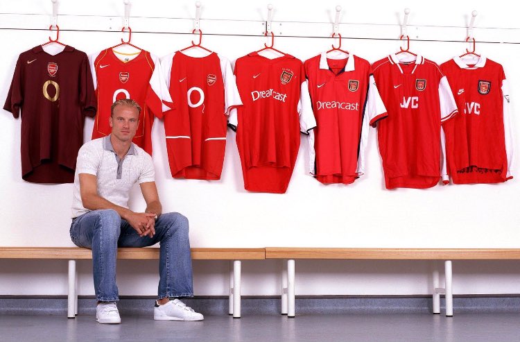 Happy 48th birthday to a legend of the game, as well as a legend of the Arsenal, Dennis Bergkamp. 