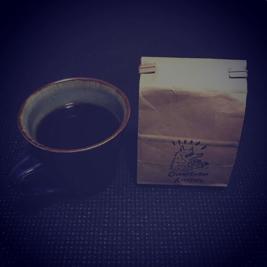 2943no3510's tweet photo. 珈琲飲みながら芸術を賞でる

#manucoffee #マヌコーヒー @manucoffee 
#ocamicoffee #オオカミコーヒー
#coffee #コーヒー #珈琲
#coffeetime #コーヒータイム
#闇珈琲 #月珈琲 https://t.co/ASIaqXW4Bt