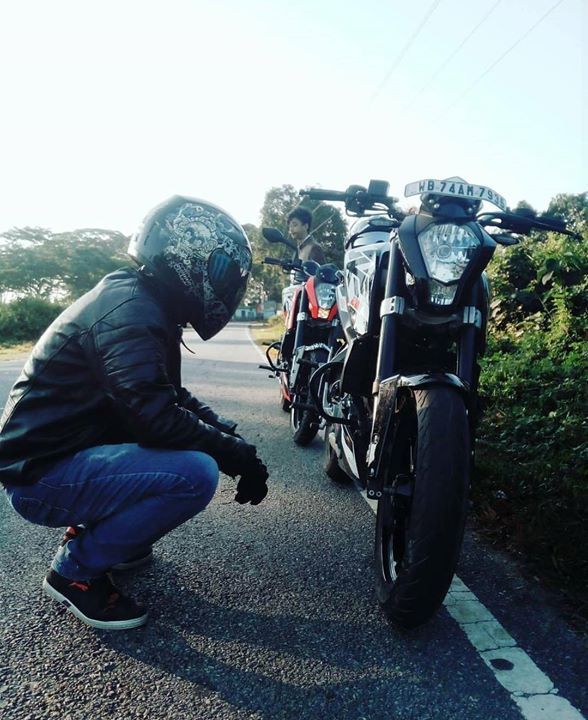 ktmdukemachas's tweet photo. Where are you taking me today?? 😘
PC: Samrat Sen
#DukeMachas #KtmDuke200 https://t.co/zBprAGTwFf https://t.co/4brC0Cteey