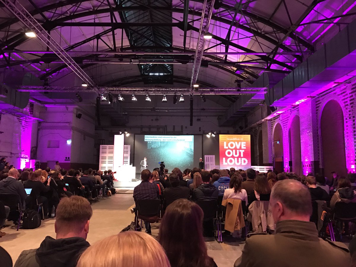 millibua's tweet photo. #FakeNews "seit Donald Trump den Begriff verwendet ist er für einen sinnvollen Diskurs entwertet" #rp17 #stage2 @ChrisStoecker &amp; @klischka https://t.co/RphdOTUH57
