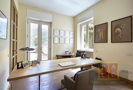 MarcoBadalla's tweet photo. Villa Lidè  The luxurious Waterfront Lake Como villa, currently available for sale at LakeComo. Visit : https://t.co/pgox71SAX6  #lakecomo https://t.co/0dg7hVUSiM