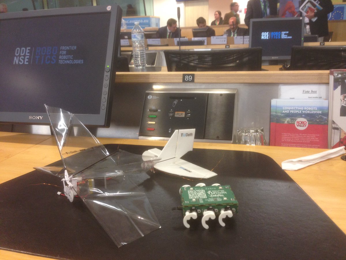 RoboValley's tweet photo. Of course, we brought some of our own gadgets to the @EU_CoR #SmartRegions conference. #DelFly #Zebro #swarm #robotics #tudelft https://t.co/rPojaxvHkz