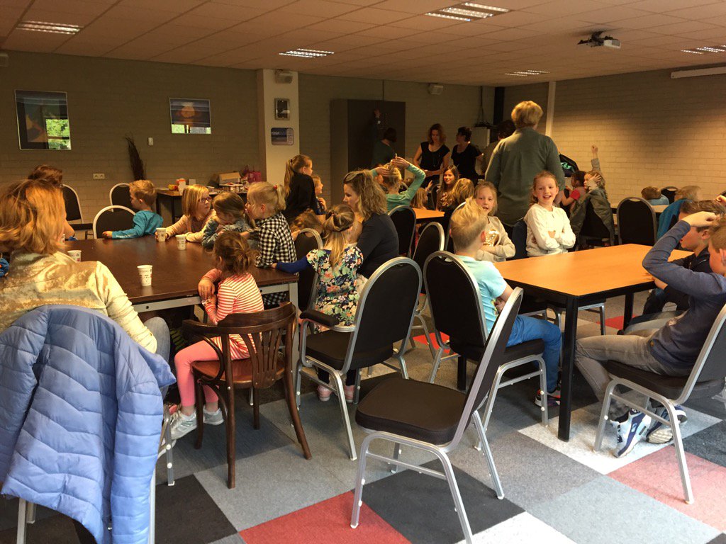Volle bak tijdens de knutselclub in de #mfaoldeberkoop #oldeberkoop
