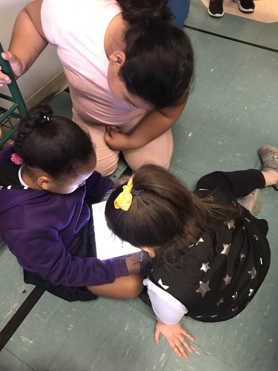 ms_deljuidice's tweet image. 4th &amp;amp; K Ss pair program practicing for Fridays big event! @KMccormacknyc #PS48Pride #PS48Codesters