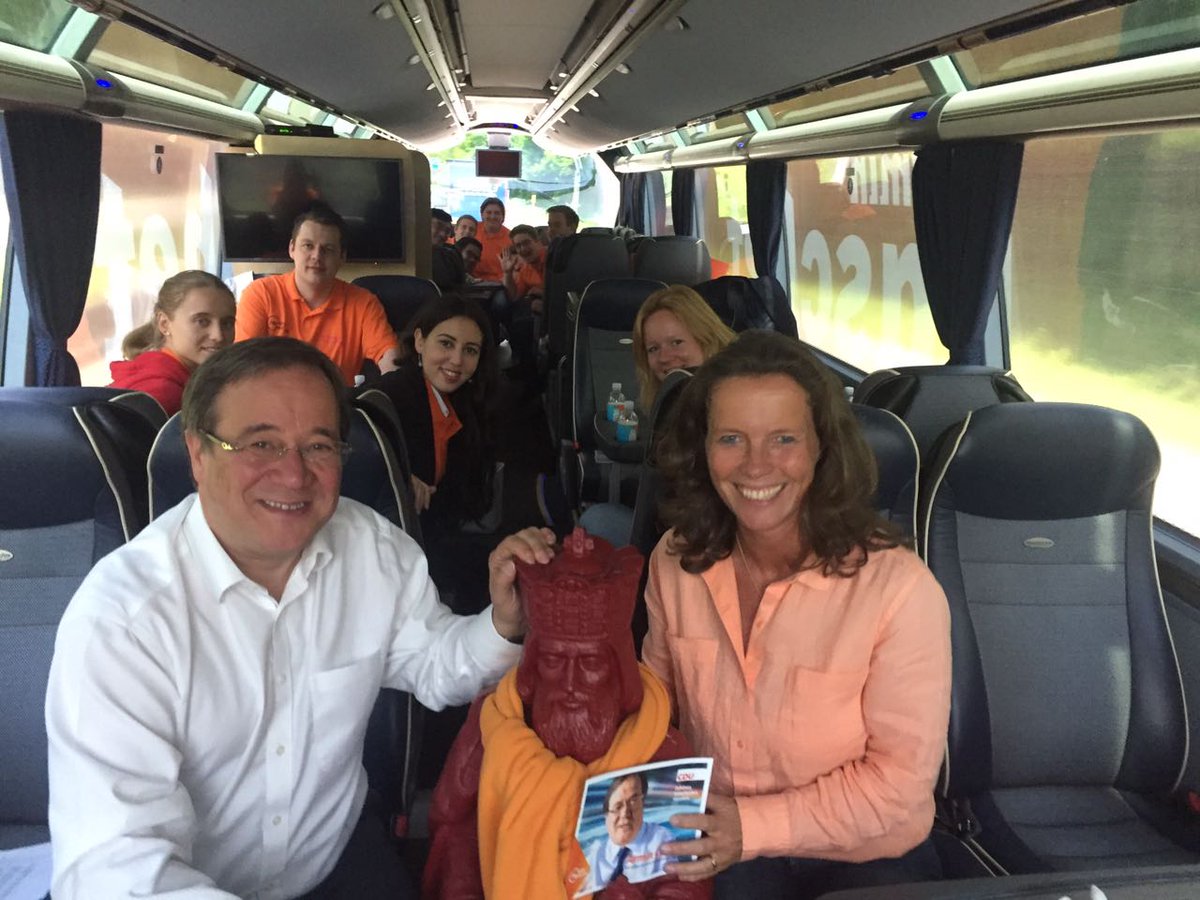 JUAachen's tweet photo. Auf dem Rückweg nach einer tollen Veranstaltung mit Angela Merkel und @ArminLaschet in Haltern am See. Zeit für den Wechsel! #NRWgehtvor https://t.co/YshWCqObNe