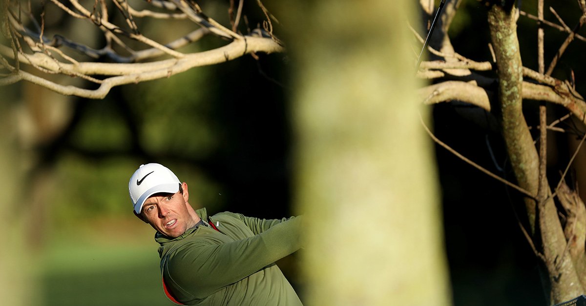 GolfDigest's tweet photo. Three shots you didn't know you could use your 3-wood for: https://t.co/jp3p8oQ5Y4 https://t.co/ErdDvi43RF