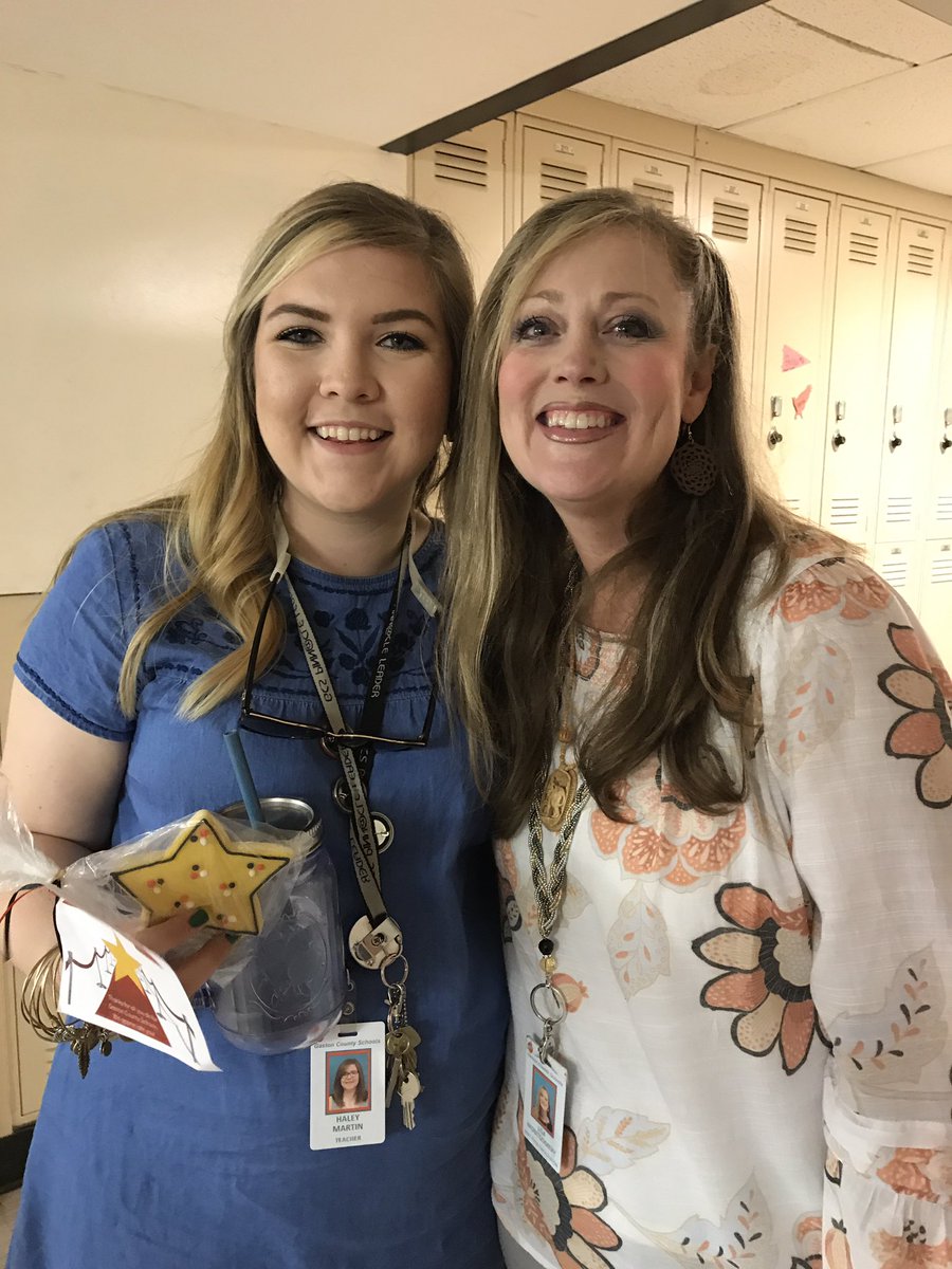 aundreajenkins's tweet photo. @MsMartin2015 Thank you for everything you do & being awesome! @MountHollyMS #gcsshowcase #gcsk12 @GastonSchools @jamiepeoples17 https://t.co/qC3FtwfMRa