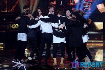 sereniJi's tweet photo. It's been a year #Prettyu2ndWin https://t.co/00DbYJtJnZ
