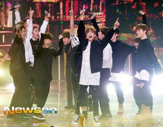 sereniJi's tweet photo. It's been a year #Prettyu2ndWin https://t.co/00DbYJtJnZ