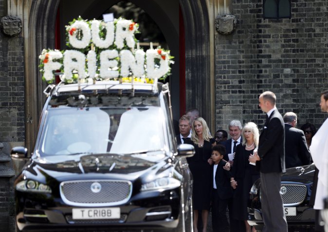 BBCSport's tweet image. A fitting send-off.

Gareth Southgate was among a host of notable attendees at Ugo Ehiogu's funeral today.
bit.ly/2qse37n