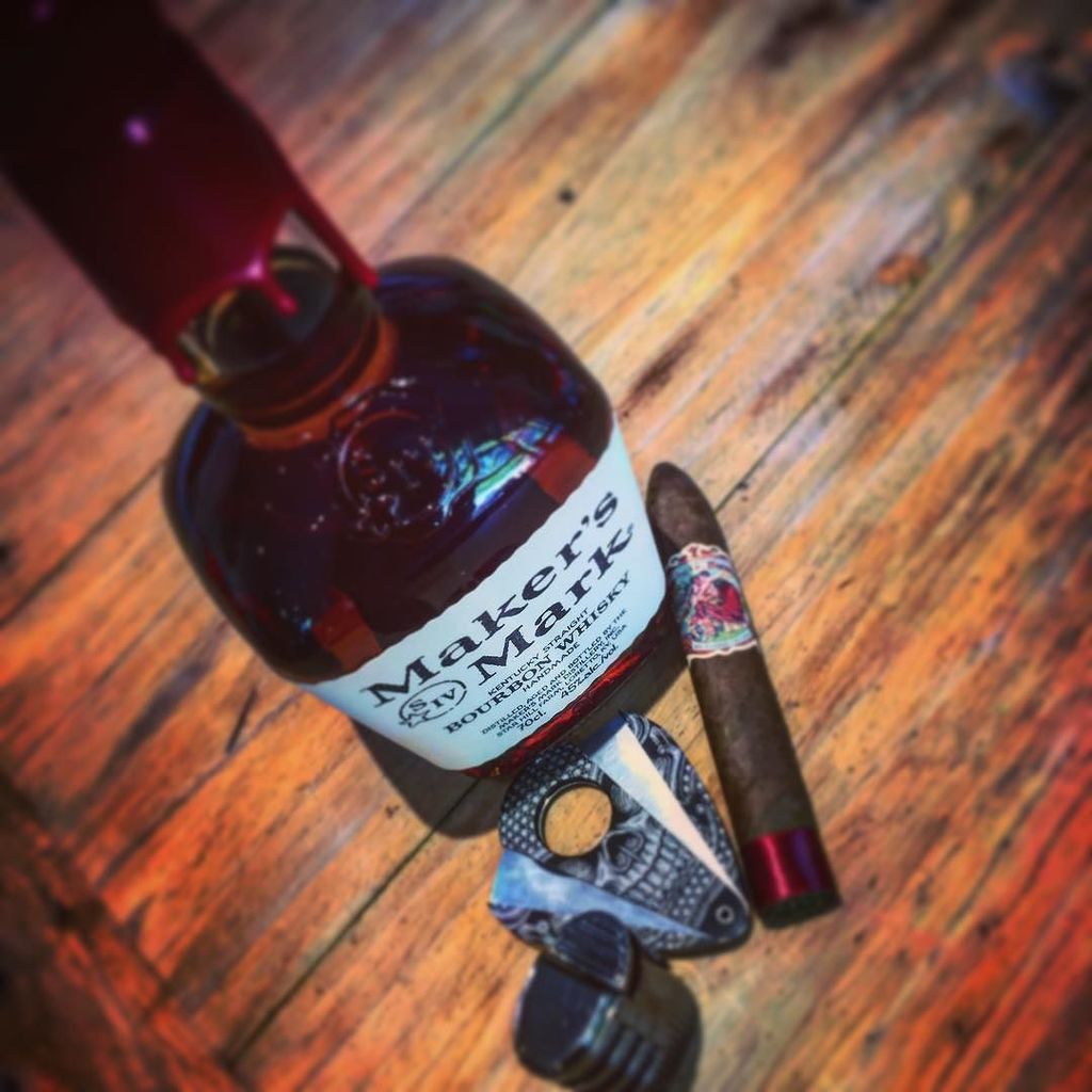 tigsoldbits's tweet photo. CHEERS you fucks ...#tigsoldbits #tigoldbits #tob #newshop #CV31 #leamingtonspa #whiskey #whisky #cigars #firewate… https://t.co/jnLLAFHDC3 https://t.co/uxgVwzeyJw