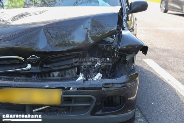 EMGFotografie's tweet image. Nieuw bericht op EMG Fotografie: 10-05-17 Twee auto’s botsen op N35 bij Wierden emgfotografie.nl/10-05-17-twee-…