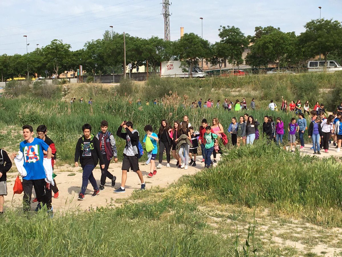 colmonalco's tweet image. Avui, els alumnes de Primària i de Secundària hem fet una caminada fent diverses rutes pel nostre entorn. #setmanadelasalut #programaSI