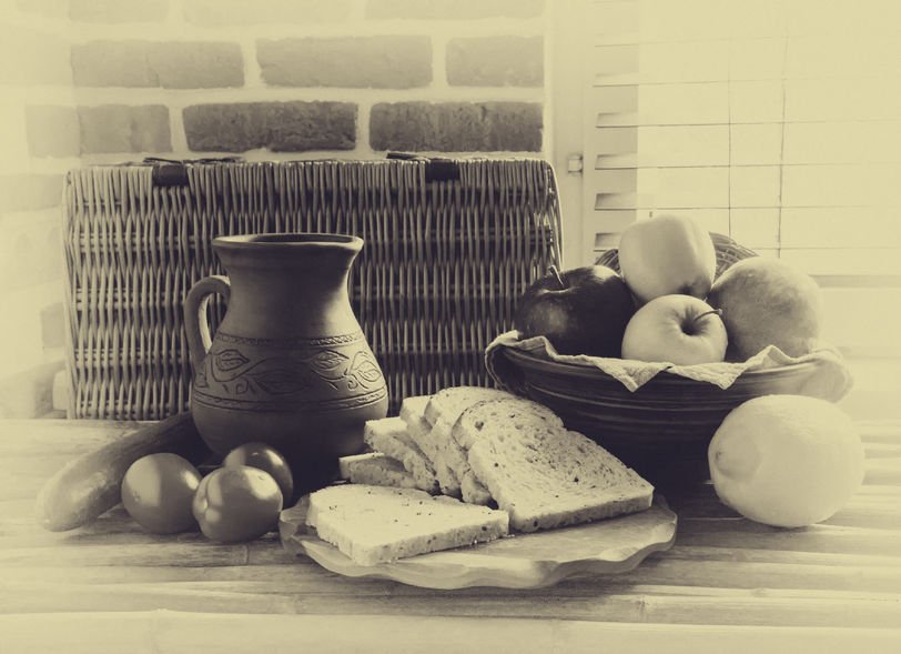 BAKERpedia's tweet photo. Ovens resembling our modern appliance were created by the Greeks! Read more on the History of #Bread [infographic] https://t.co/AAdkvYx7WY https://t.co/kIXMlkKTsW