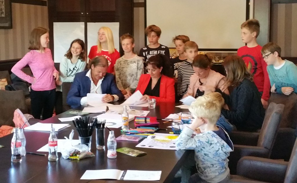 NatuurSTvsn's tweet photo. Aanleg Natuurspeeltuin weer een stap dichterbij https://t.co/AqyhRl2vgE https://t.co/rWRPNide5m