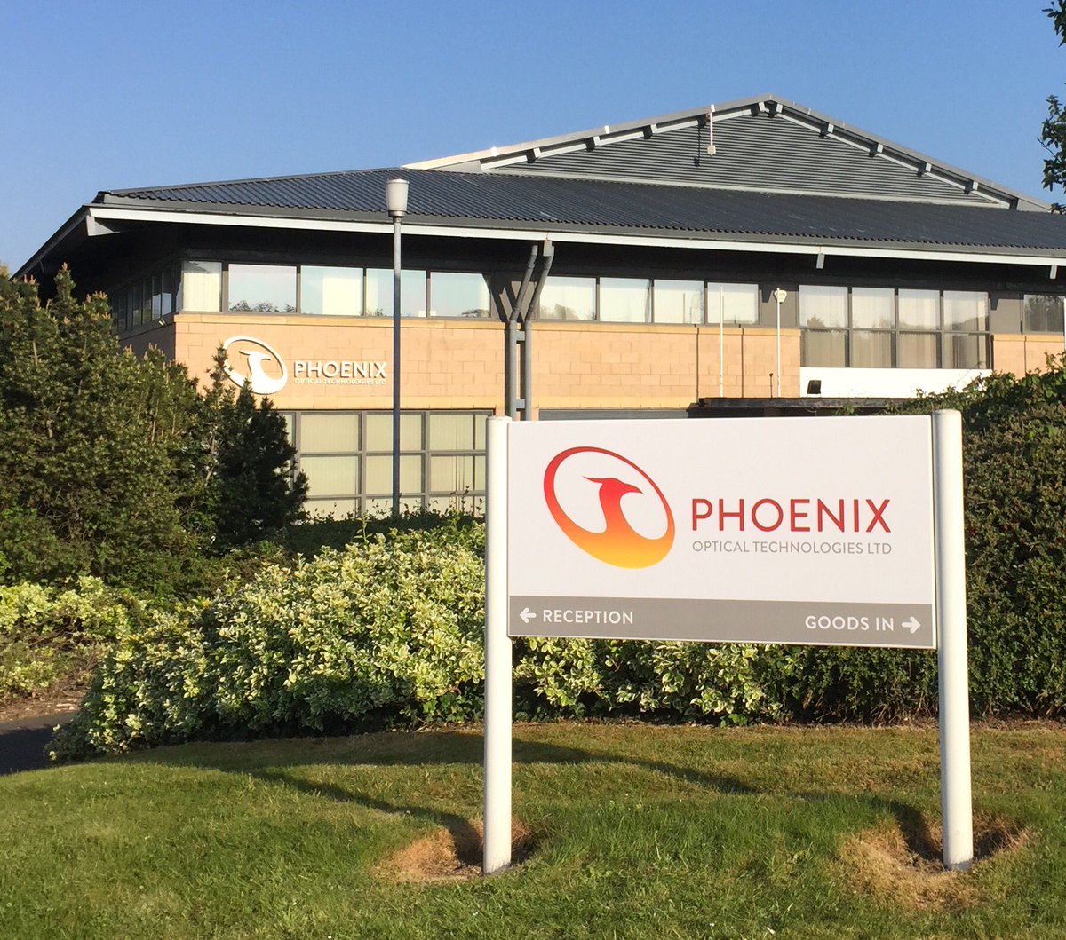 PhoenixOpticalT's tweet photo. Our new signage is up with our new logo! #Optics #phoenixoptical #newlogo #newsigns #excitingtimes https://t.co/YPydDHmuNk