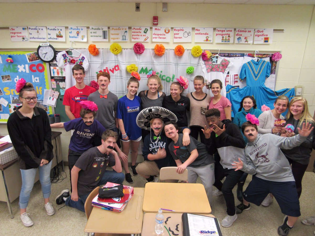 Hereford_MS's tweet photo. Students in Senora Self's Spanish class celebrating Mexican culture on Cinco De Mayo! #bcpsc2 https://t.co/mV62X0xCd8
