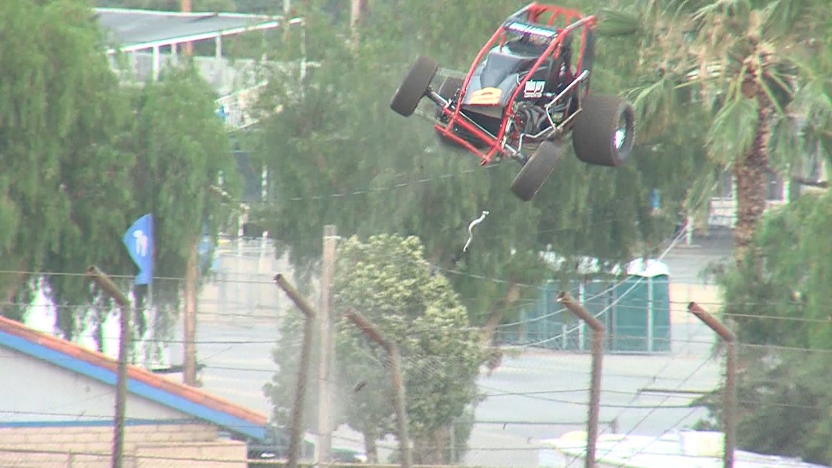 GasMonkeyGarage's tweet photo. When a fence can't stop you...Check out this wild car crash! #warningcouldbeoFENCEivetosome #carflies #sprintcar
https://t.co/0DdxlcZRad https://t.co/6f29kgbJoc