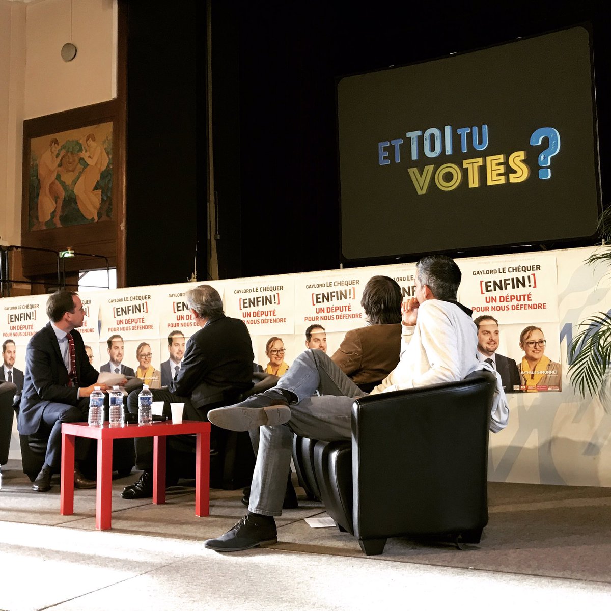 PatriceBessac's tweet photo. Bravo aux jeunes Montreuillois Samir et Hicham Harrag pour leur drôle et citoyenne web série #EtToiTuVotes ? #GLC2017 #legislatives2017 https://t.co/5IK1dRDO5y