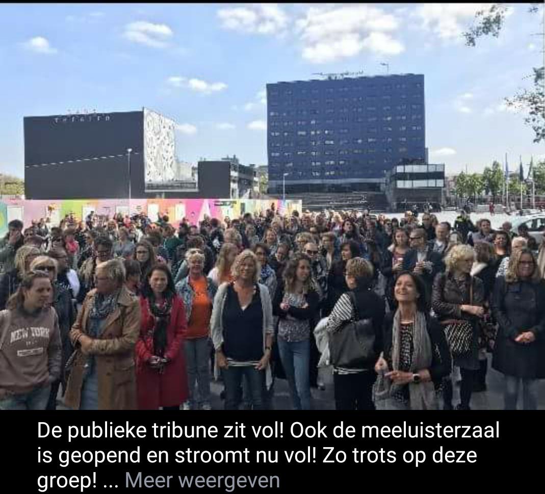 Op schoolkamp. Goed dat er zoveel collega's aanwezig zijn! #POinactie #denhaag  <a href="/bentebecker/">Bente Becker</a>
