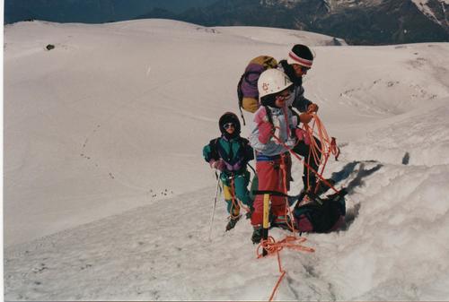 8 Lessons to Raise #Adventurous #Children: Núria Burgada Buron via <a href="/SisuGirls/">SisuGirls</a> ow.ly/ARNS30bALRt