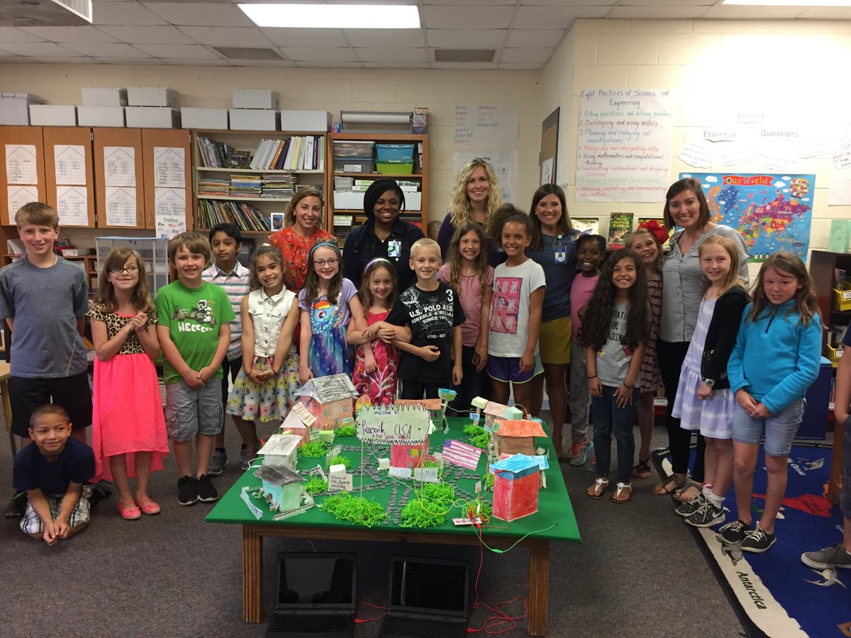 BCSD_CareerTeam's tweet photo. Project Based Learning at it's finest with 2nd graders at Westview Primary. @TanaLee12 @TrishWeeg  @kevinogor  @bcsdschools https://t.co/wbWRlWRDV5