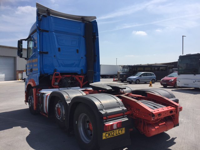CWC_Trade's tweet image. 2012 Actros 2542 6x2, Euro 5, 2.3m flat floor streamspace sleeper cab. 697369kms, Test till April 2018. Ready for the trade. #usedtruck