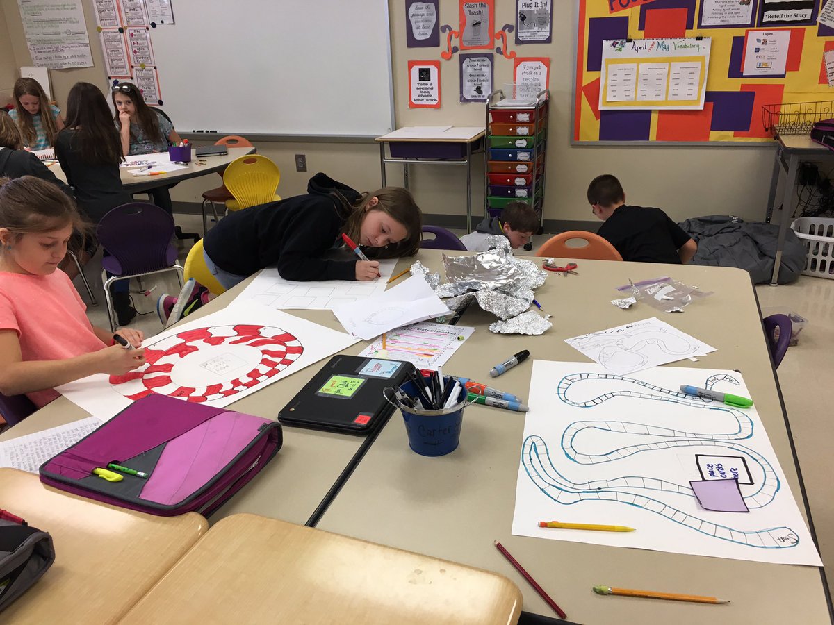 mrsplowmangre's tweet photo. Working hard on our 4th grade math games!!#cotaughtmath https://t.co/AAKWJjnAf6